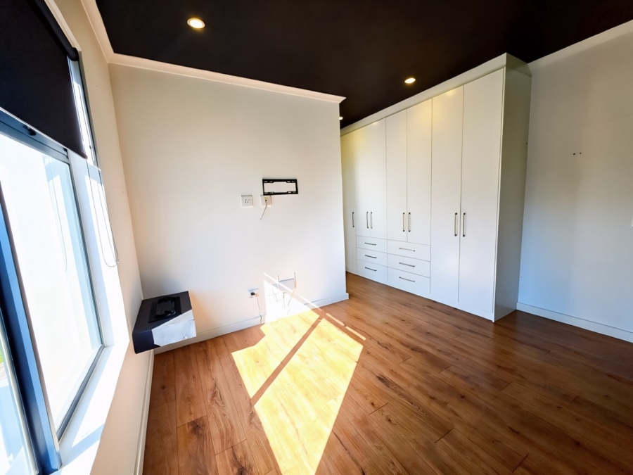To Let 3 Bedroom Property for Rent in Sandown Western Cape